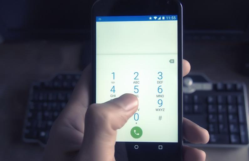 Beispiele und Folgen für Übersetzungsfehler in Smartphone-Menüs Beispiele und Folgen für Übersetzungsfehler in Smartphone-Menüs