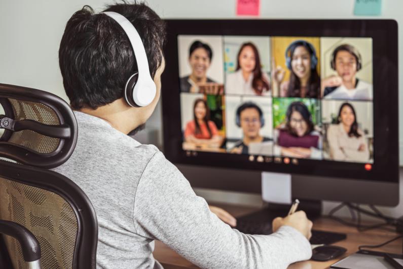Telefon- bzw. Videodolmetschen mit chinesischen Geschäftspartnern: Das sollte man beachten Dolmetscher für Chinesisch über Telefon Videokonferenz