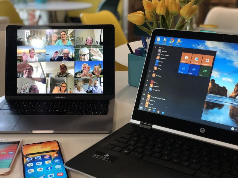 Tipps für ein effektives Online-Meeting unter Einbeziehung eines Dolmetschers Effektive multilinguale Online-Meetings organisieren