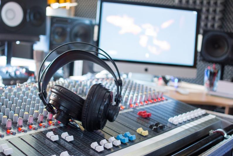 Sprecheragentur mit Voice-over-Sprechern in Rumänisch
